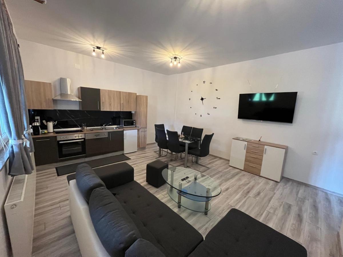 Apartment Tilia Otočac Eksteriør bilde