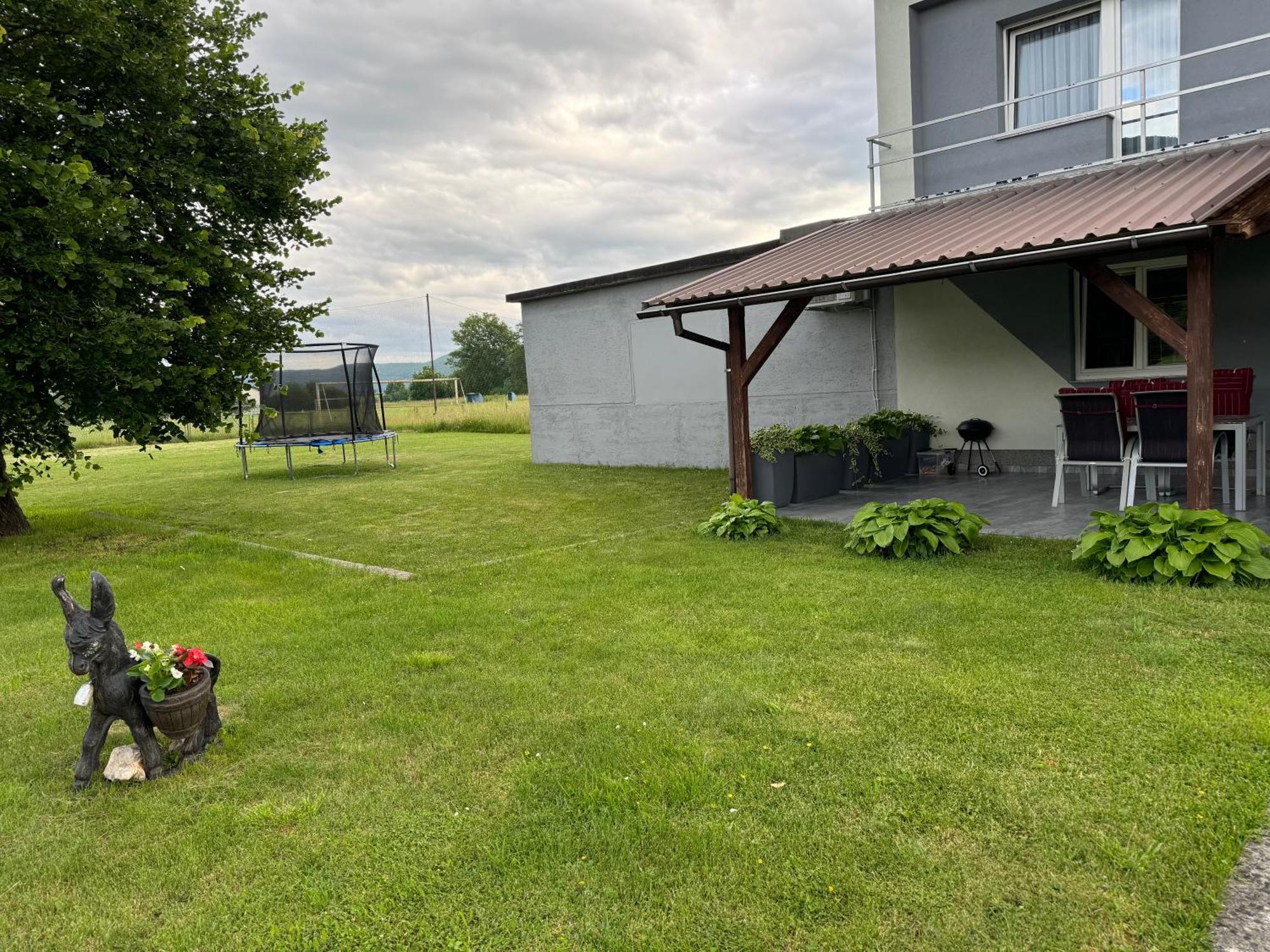 Apartment Tilia Otočac Eksteriør bilde